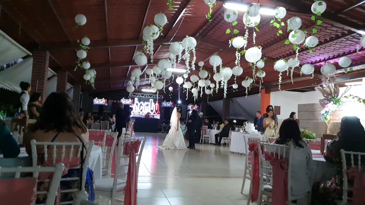 Acceso a Salón Quinta Gloria Emilia