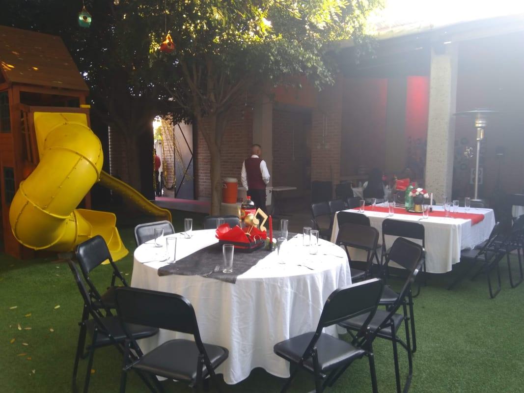 El Sauz Terraza + Jardín